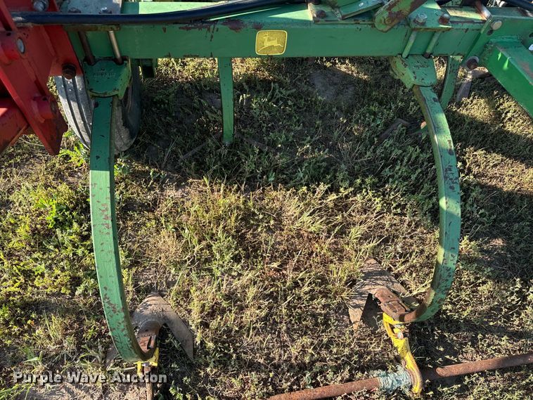 image for item DQ6935 John Deere 1600 field cultivator
