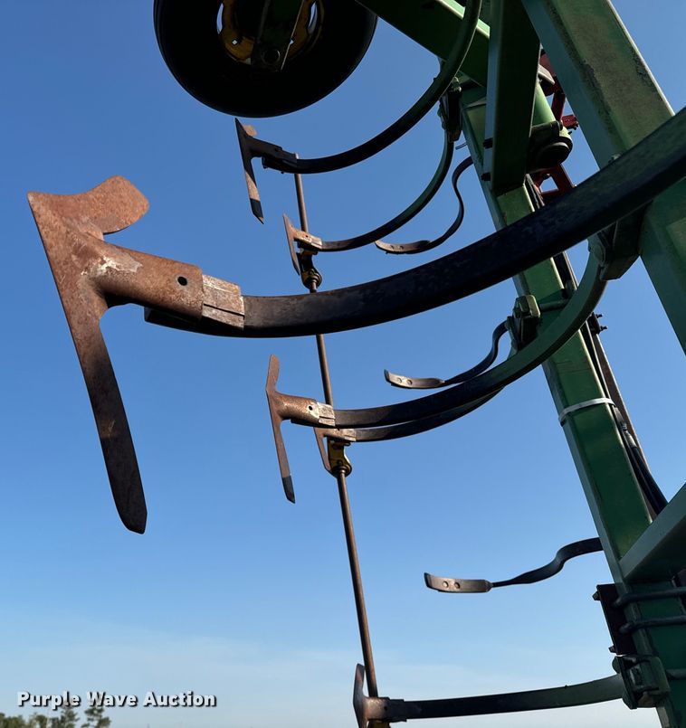 image for item DQ6935 John Deere 1600 field cultivator