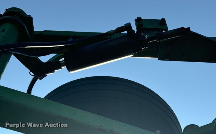 image for item DQ6935 John Deere 1600 field cultivator