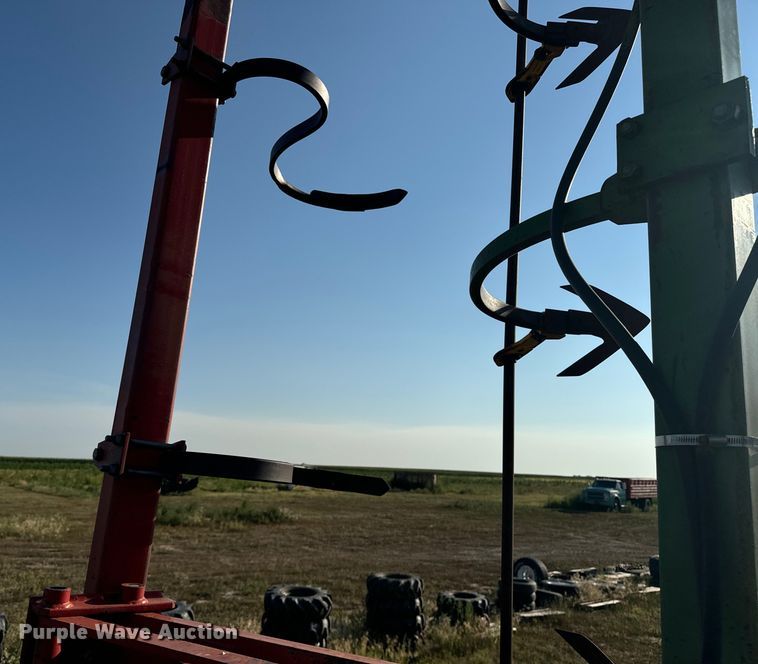 image for item DQ6935 John Deere 1600 field cultivator