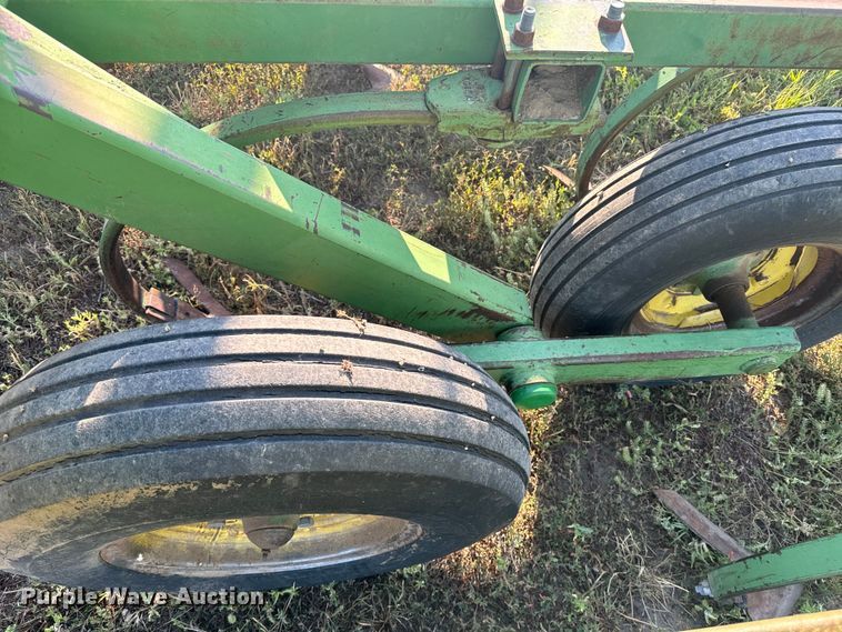image for item DQ6935 John Deere 1600 field cultivator
