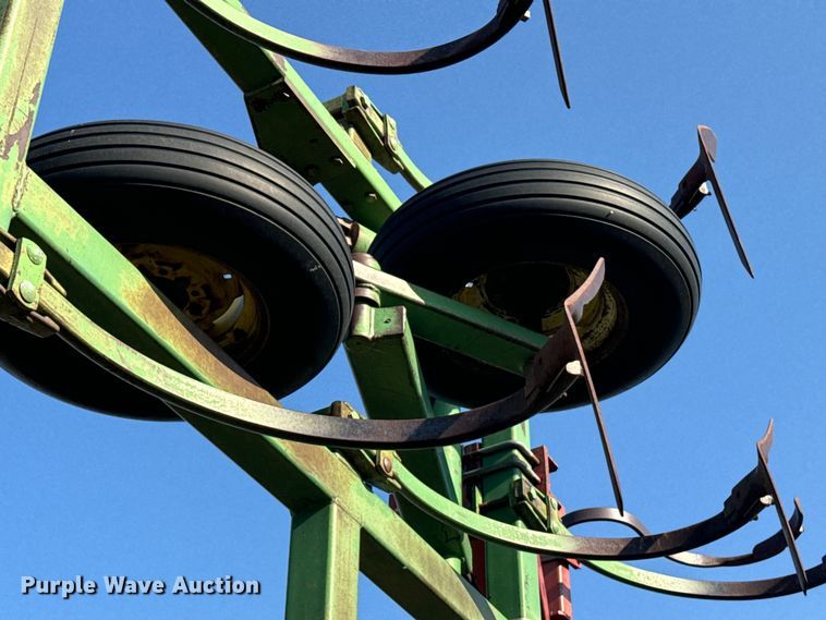 image for item DQ6935 John Deere 1600 field cultivator