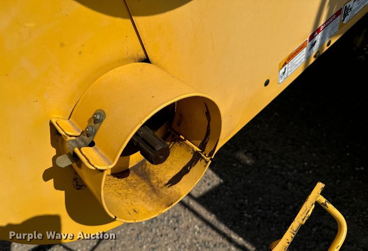 image for item DQ6940 2004 New Holland CR940A combine