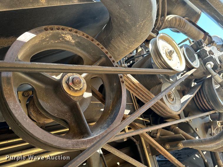 image for item DQ6940 2004 New Holland CR940A combine