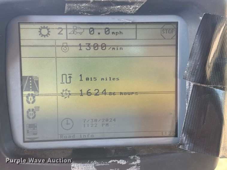 image for item DQ6940 2004 New Holland CR940A combine