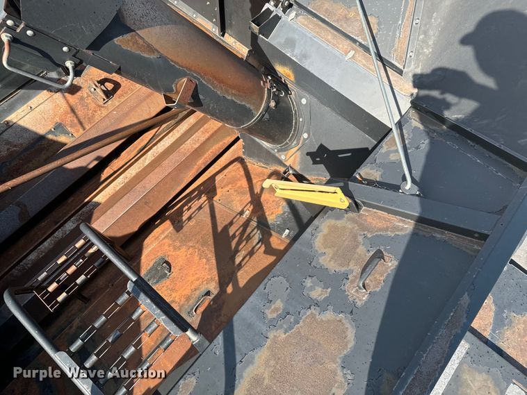 image for item DQ6940 2004 New Holland CR940A combine