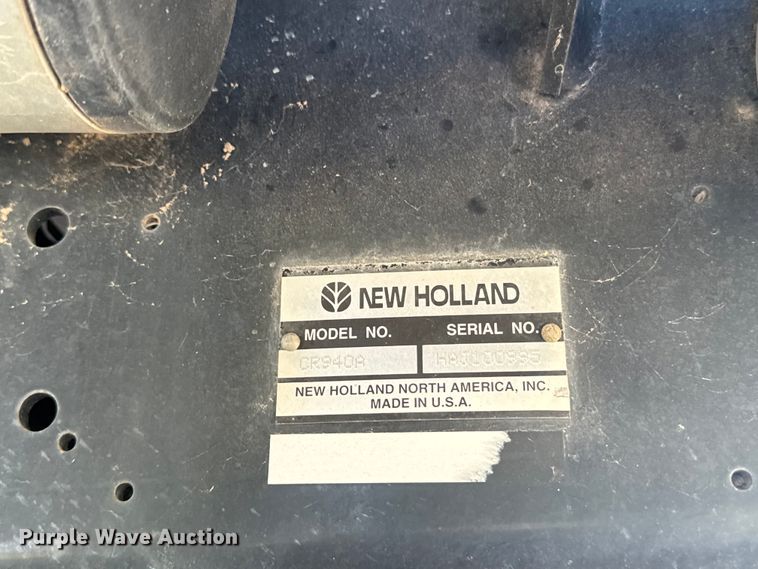 image for item DQ6940 2004 New Holland CR940A combine
