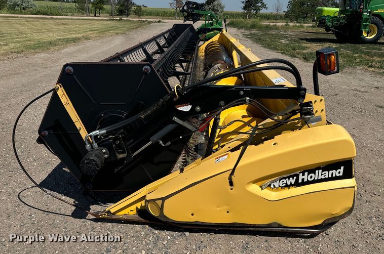 image for item DQ6941 2004 New Holland 72C rigid head