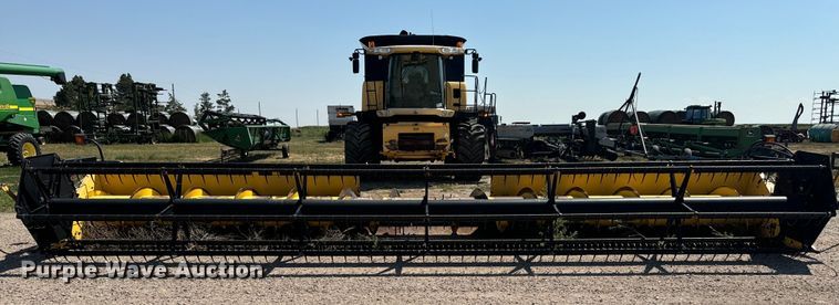 image for item DQ6941 2004 New Holland 72C rigid head