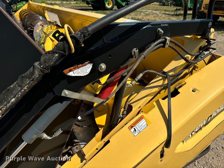 image for item DQ6941 2004 New Holland 72C rigid head
