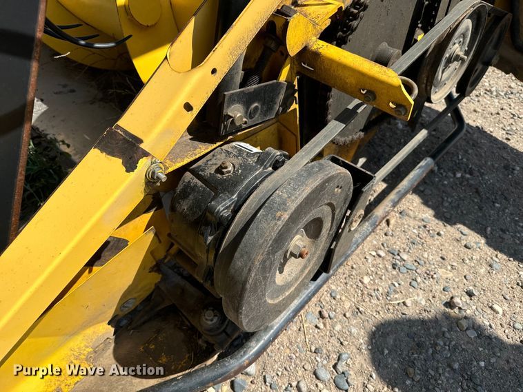 image for item DQ6941 2004 New Holland 72C rigid head