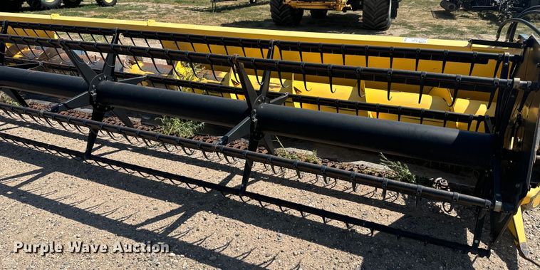 image for item DQ6941 2004 New Holland 72C rigid head