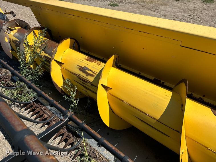 image for item DQ6941 2004 New Holland 72C rigid head