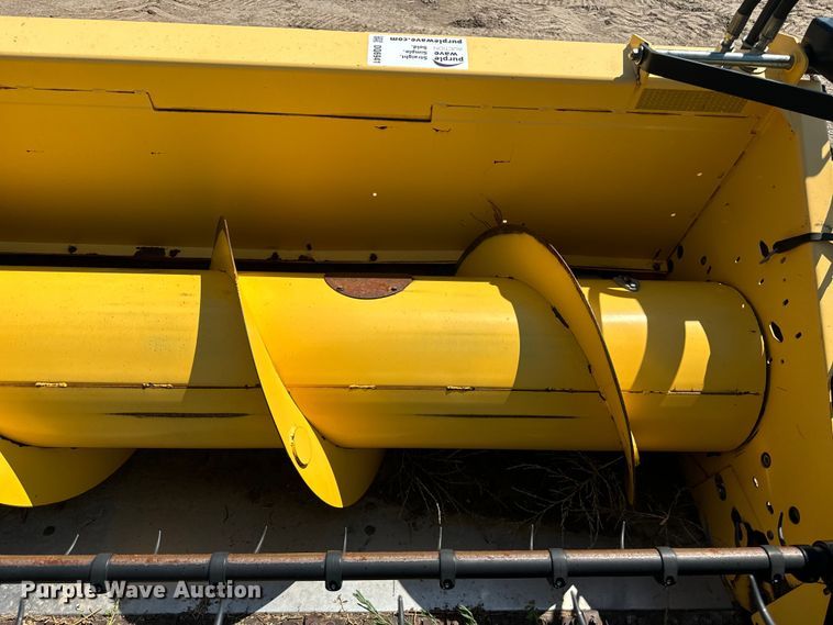 image for item DQ6941 2004 New Holland 72C rigid head