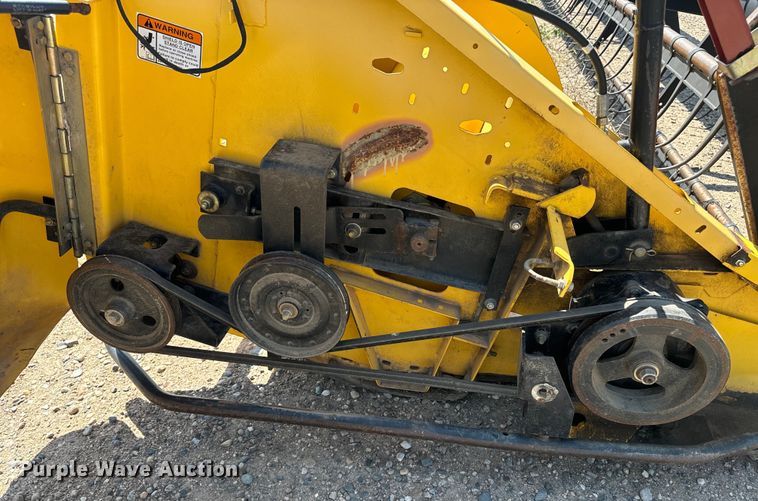 image for item DQ6941 2004 New Holland 72C rigid head