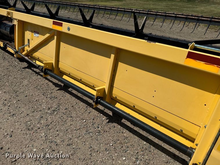 image for item DQ6941 2004 New Holland 72C rigid head