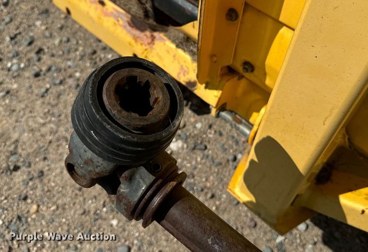 image for item DQ6941 2004 New Holland 72C rigid head