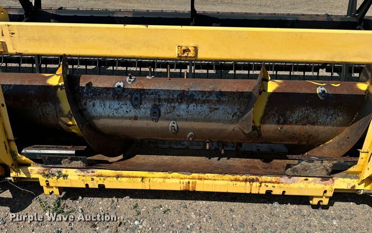 image for item DQ6941 2004 New Holland 72C rigid head