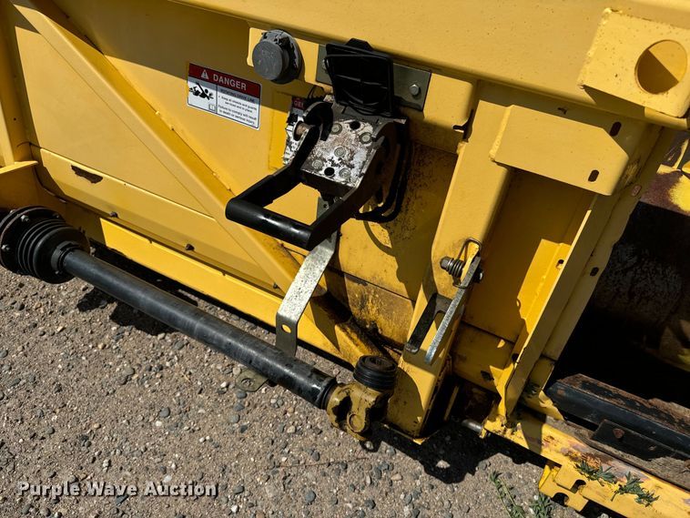 image for item DQ6941 2004 New Holland 72C rigid head