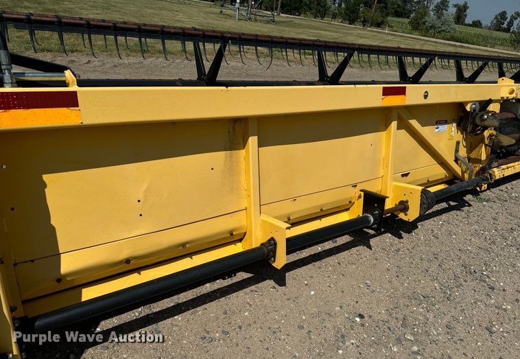 image for item DQ6941 2004 New Holland 72C rigid head