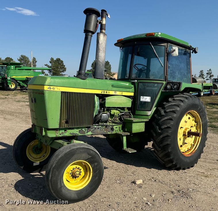 image for item DQ6942 1976 John Deere 4430 tractor