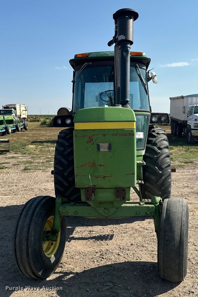 image for item DQ6942 1976 John Deere 4430 tractor