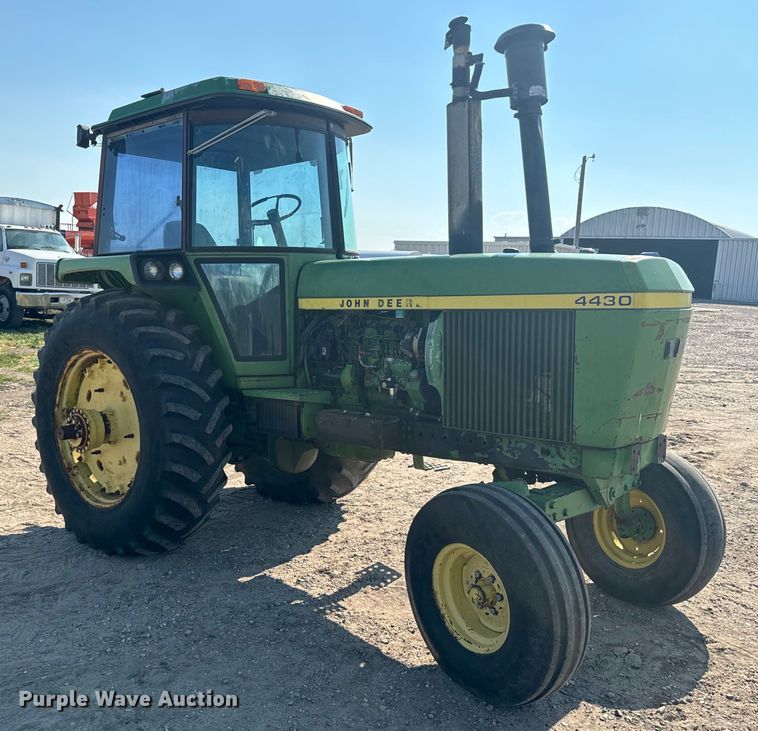 image for item DQ6942 1976 John Deere 4430 tractor