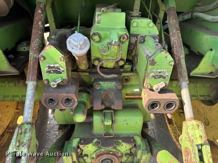 image for item DQ6942 1976 John Deere 4430 tractor