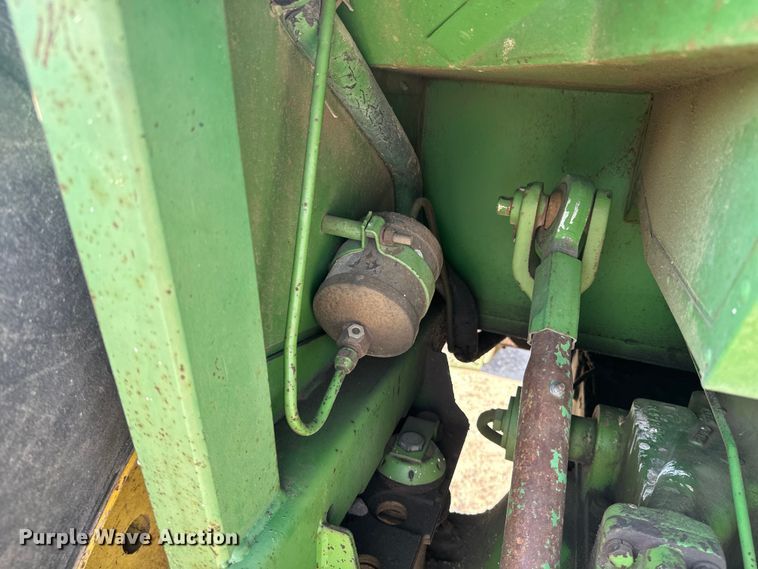 image for item DQ6942 1976 John Deere 4430 tractor