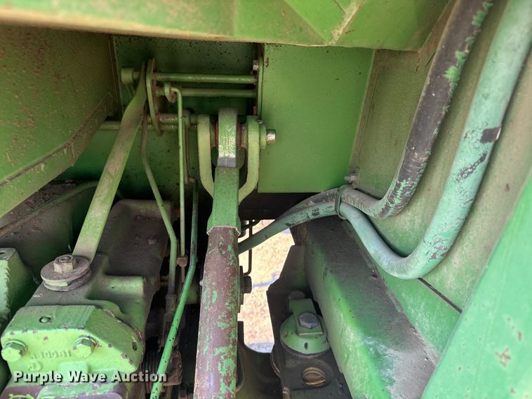 image for item DQ6942 1976 John Deere 4430 tractor