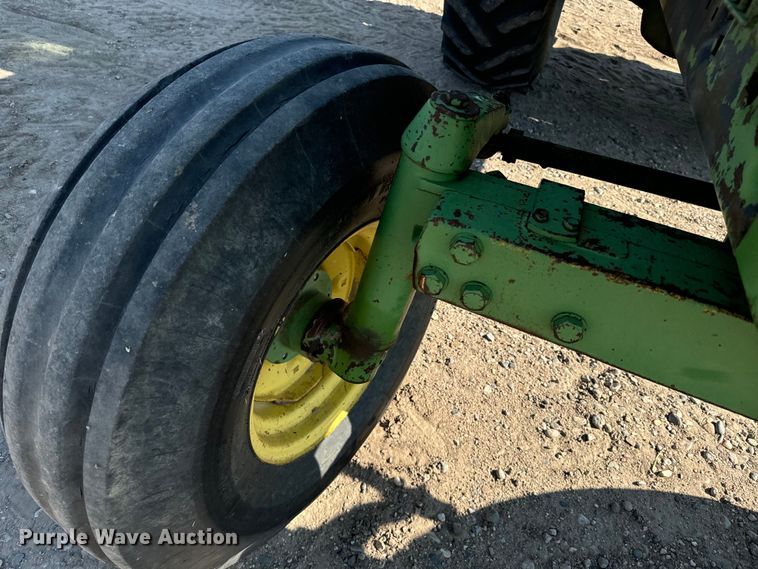 image for item DQ6942 1976 John Deere 4430 tractor