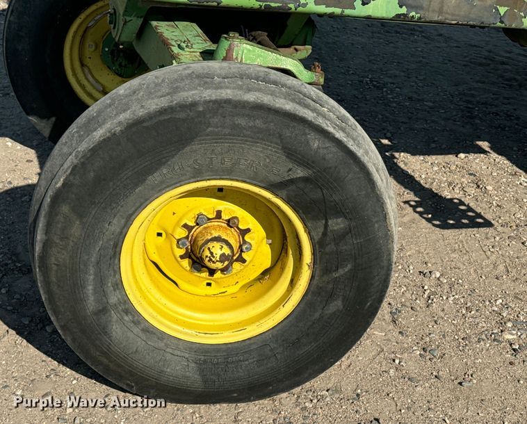 image for item DQ6942 1976 John Deere 4430 tractor