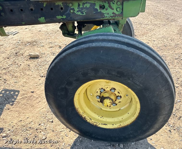 image for item DQ6942 1976 John Deere 4430 tractor