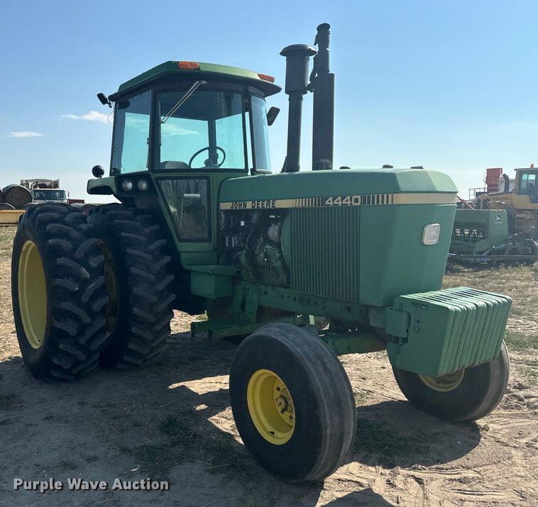 image for item DQ6944 1979 John Deere 4440 tractor