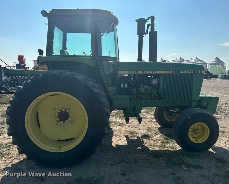 image for item DQ6944 1979 John Deere 4440 tractor