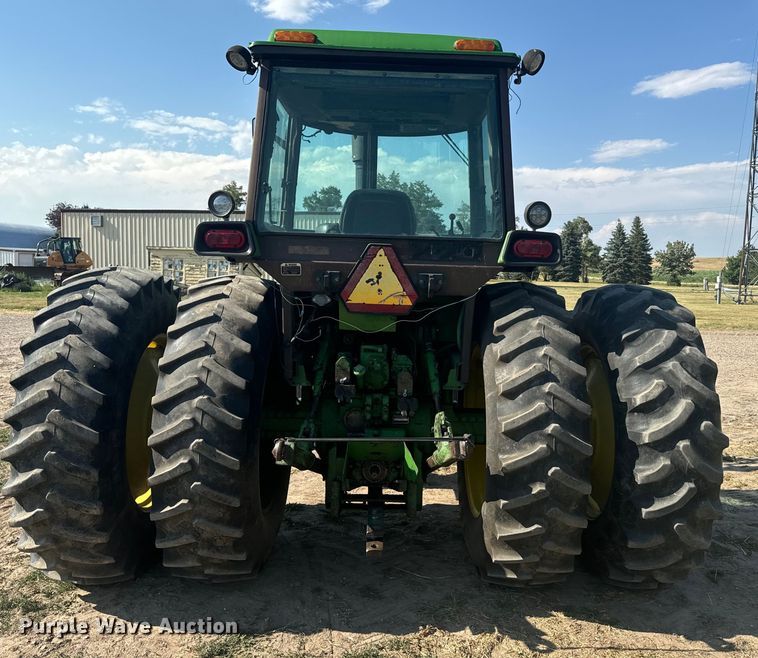 image for item DQ6944 1979 John Deere 4440 tractor