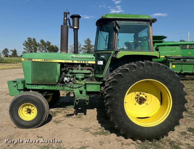 image for item DQ6944 1979 John Deere 4440 tractor