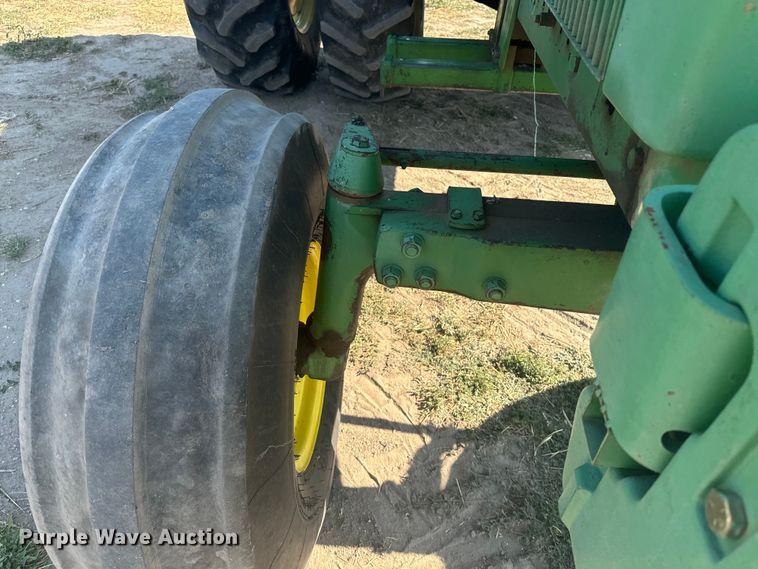 image for item DQ6944 1979 John Deere 4440 tractor