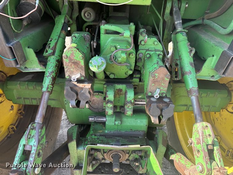 image for item DQ6944 1979 John Deere 4440 tractor