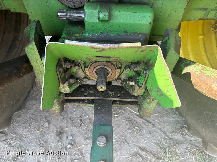 image for item DQ6944 1979 John Deere 4440 tractor