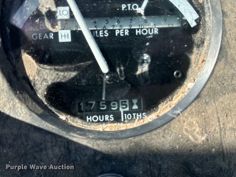 image for item DQ6944 1979 John Deere 4440 tractor