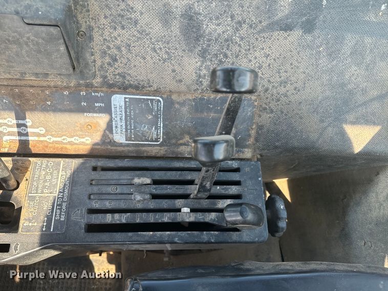 image for item DQ6944 1979 John Deere 4440 tractor