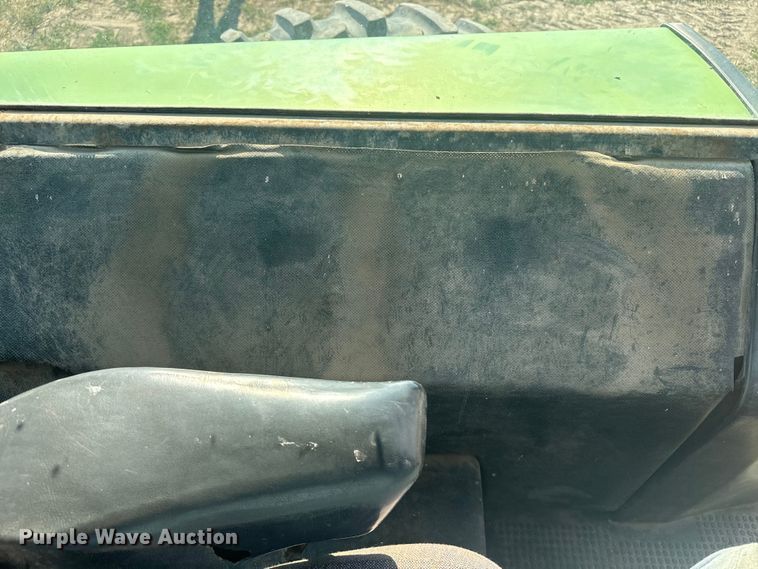 image for item DQ6944 1979 John Deere 4440 tractor