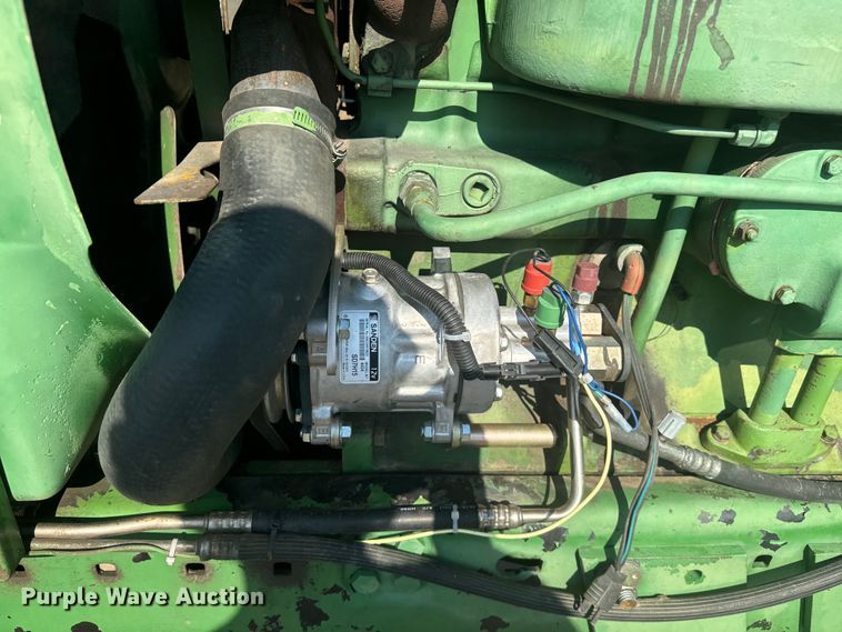 image for item DQ6944 1979 John Deere 4440 tractor