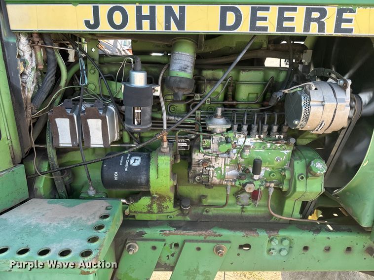 image for item DQ6944 1979 John Deere 4440 tractor
