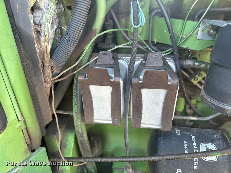 image for item DQ6944 1979 John Deere 4440 tractor