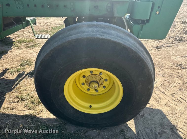 image for item DQ6944 1979 John Deere 4440 tractor