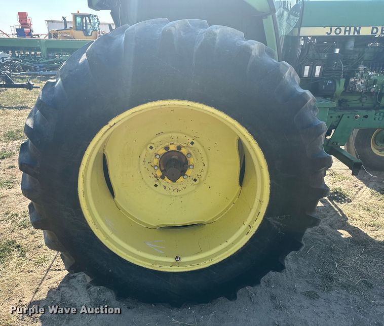 image for item DQ6944 1979 John Deere 4440 tractor