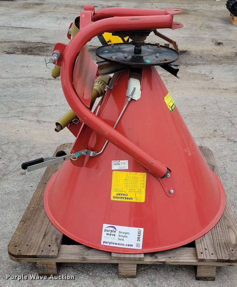 image for item DR4357 2019 Behlen Country spreader