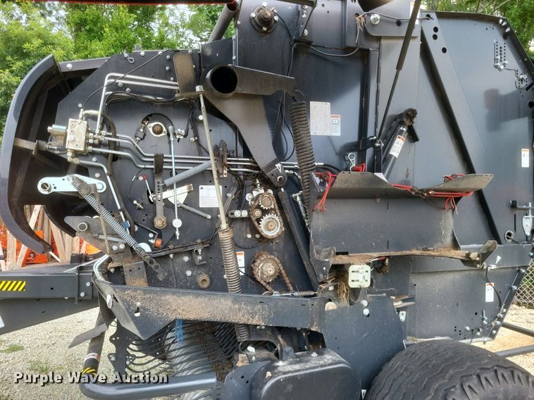 image for item DR4921 2022 Kubota  BV4180 round baler